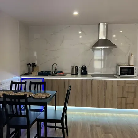 Apart Otel Carbonell 1 4*